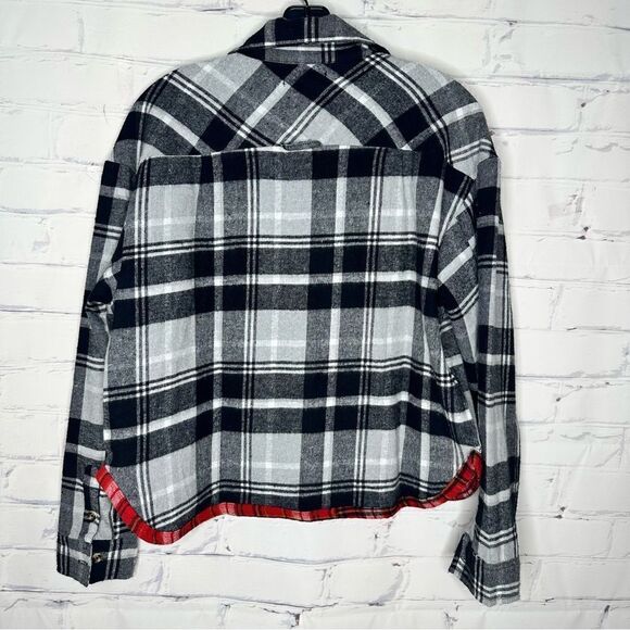 Jolie & Joy medium black & red plaid shirt - Picture 5 of 5